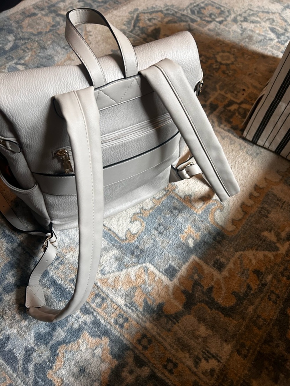 Poppy & Peonies backpack - Picture 4 of 10